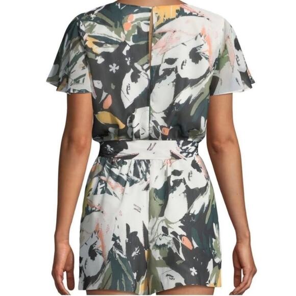 Club Monaco Ionita Floral Romper Ruffle Flutter Sleeves Size 2 - Picture 2 of 9